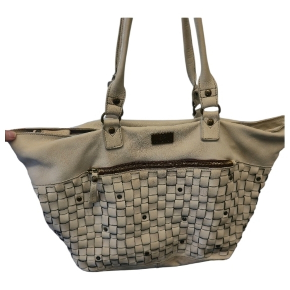 Kompanero Handbags - KOMPANERO Cream Braided Leather Purse.